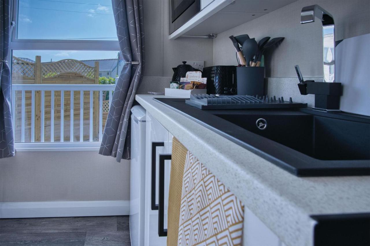 The Studio - 1 Bedroom Cabin - Amroth Dış mekan fotoğraf
